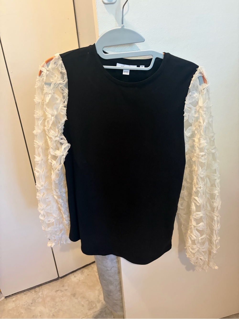 Chico’s Black Top XS 00 | Statement Textured Sheer Sleeve Blouse